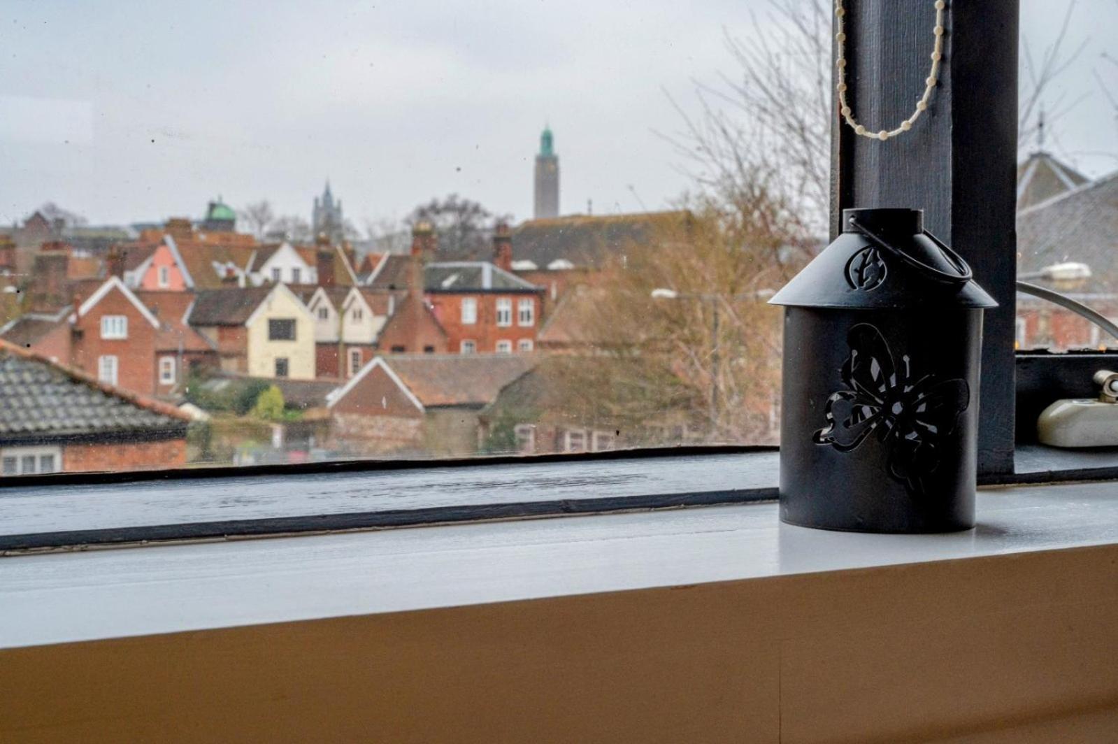 Contractor And Family Friendly Grade II Townhouse- 3 Bedrooms- Free Parking Norwich Bagian luar foto